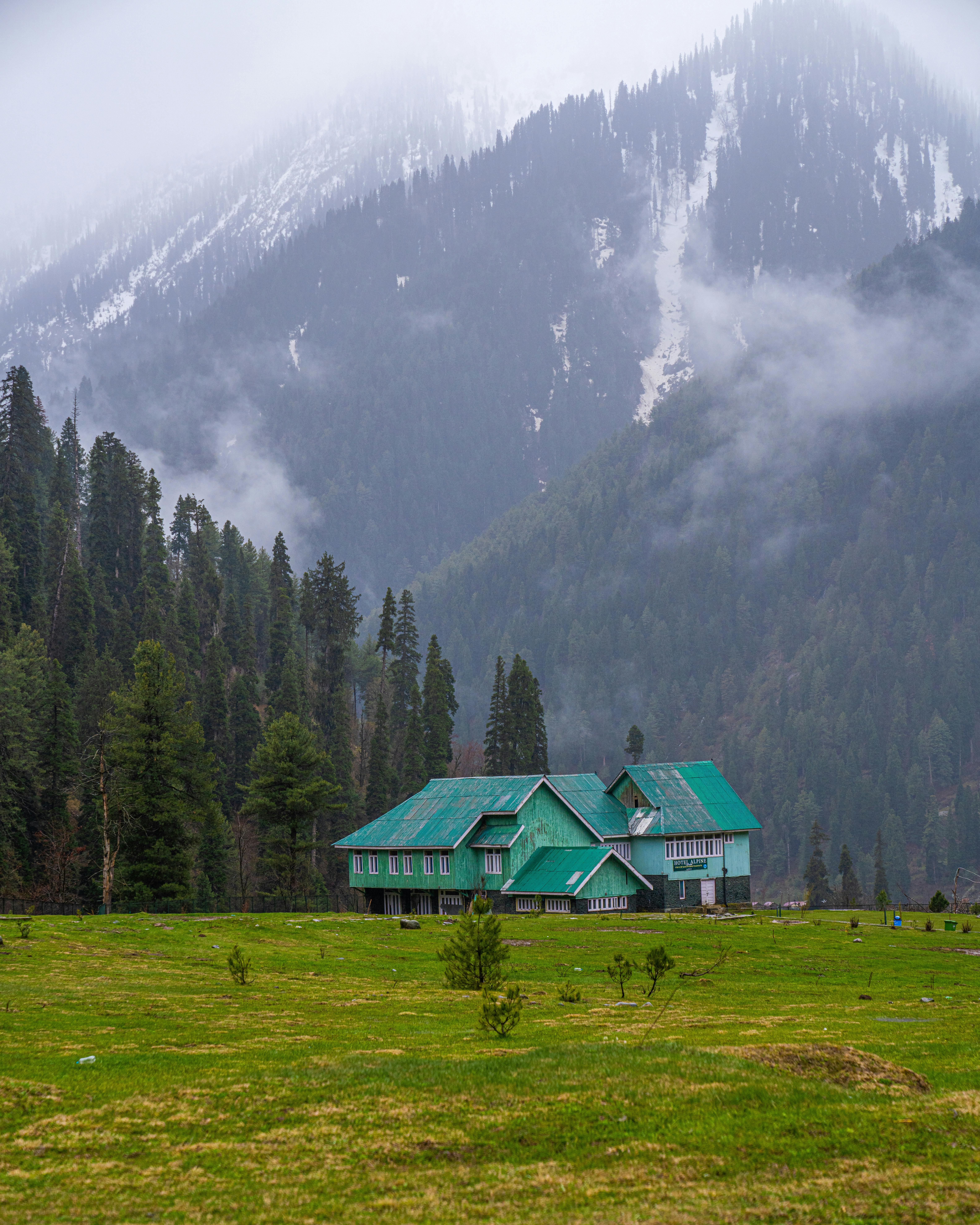 Kashmir Enchanted Valleys – Pahalgam, Gulmarg, Srinagar & Sonamarg