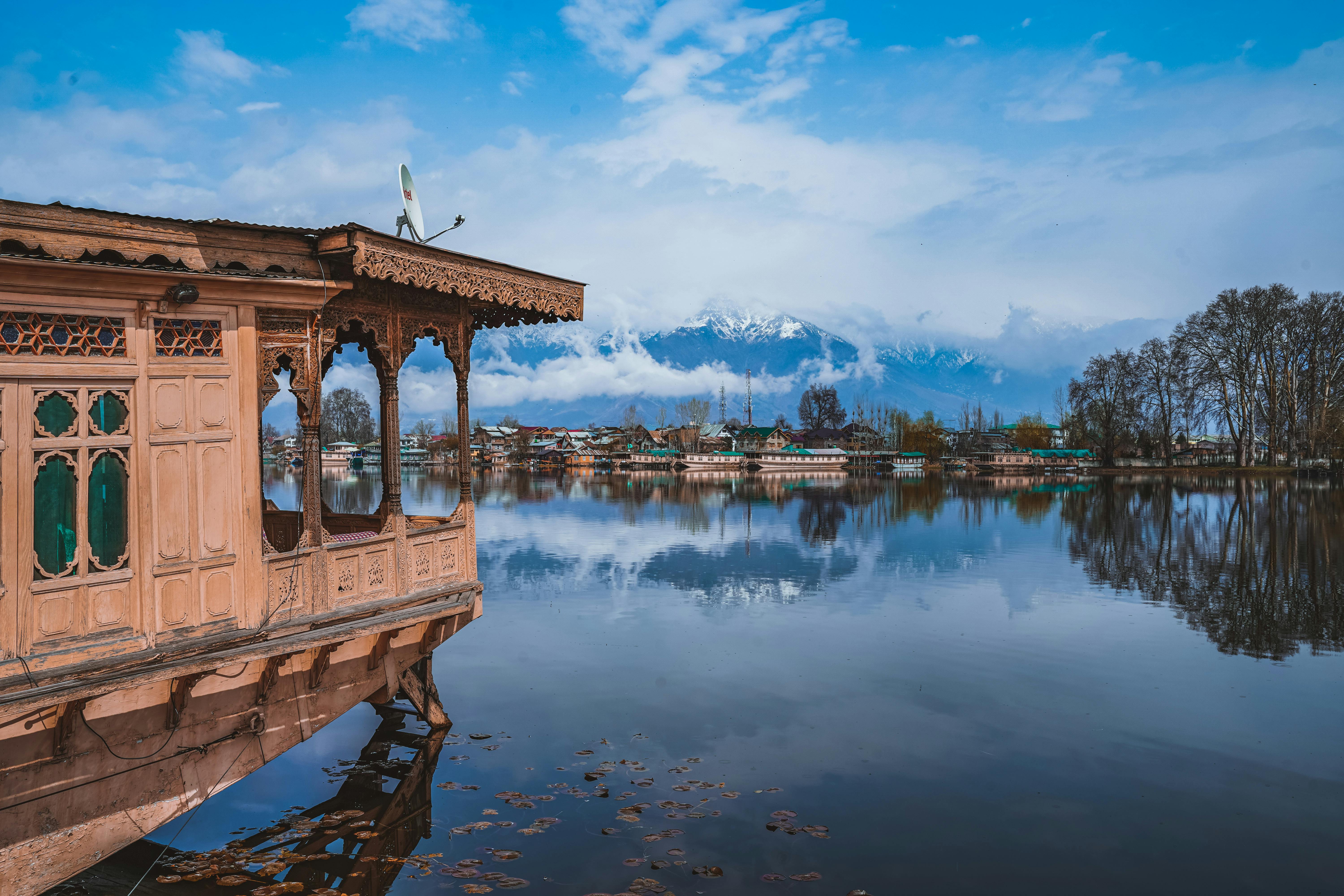 Kashmir Enchanted Valleys – Pahalgam, Gulmarg, Srinagar & Sonamarg gallery 4